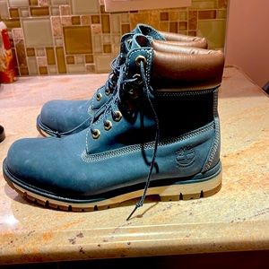 Timbaland blue suede boots